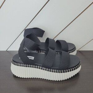 NEW Steve Madden Shelle Womens 8 Strappy Chunky Platform Sandals 4PT